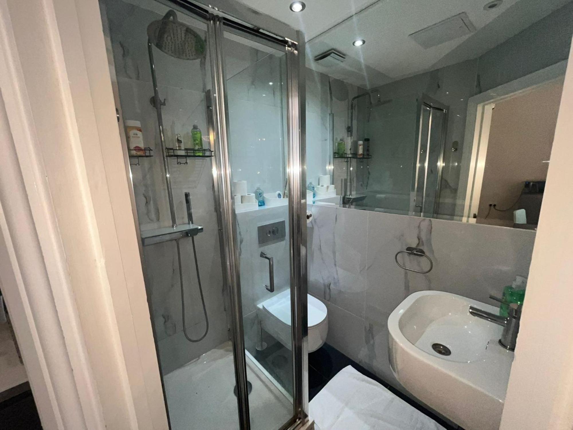 Apartments In The Heart Of High Street Kensington London Room photo