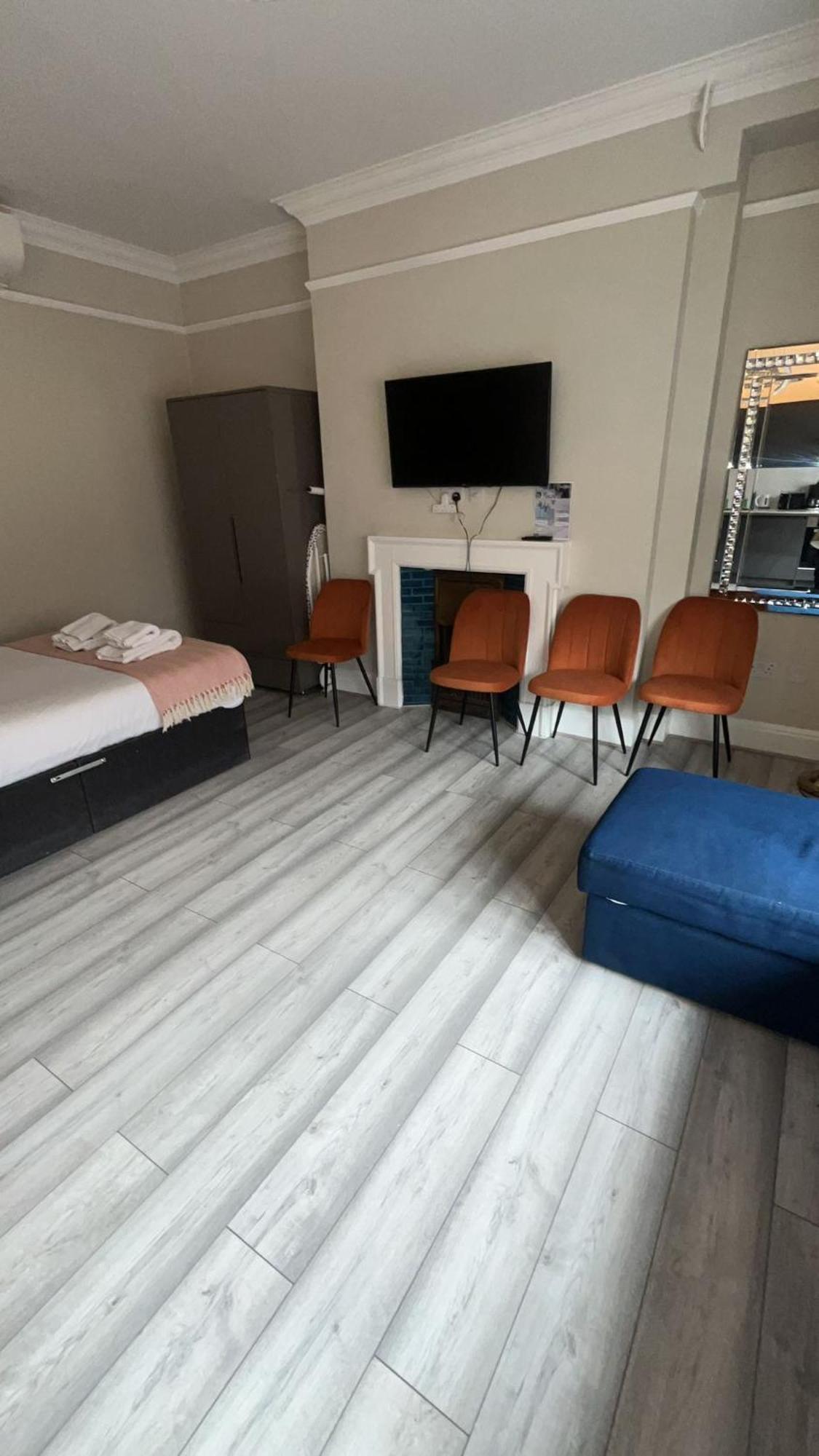 Apartments In The Heart Of High Street Kensington London Room photo